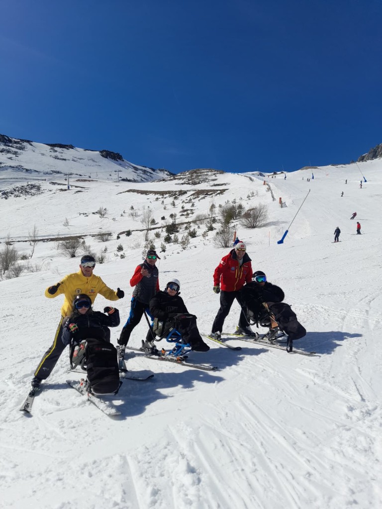 Jornada de nieve con monitores de la Escuela Española de Esquí.