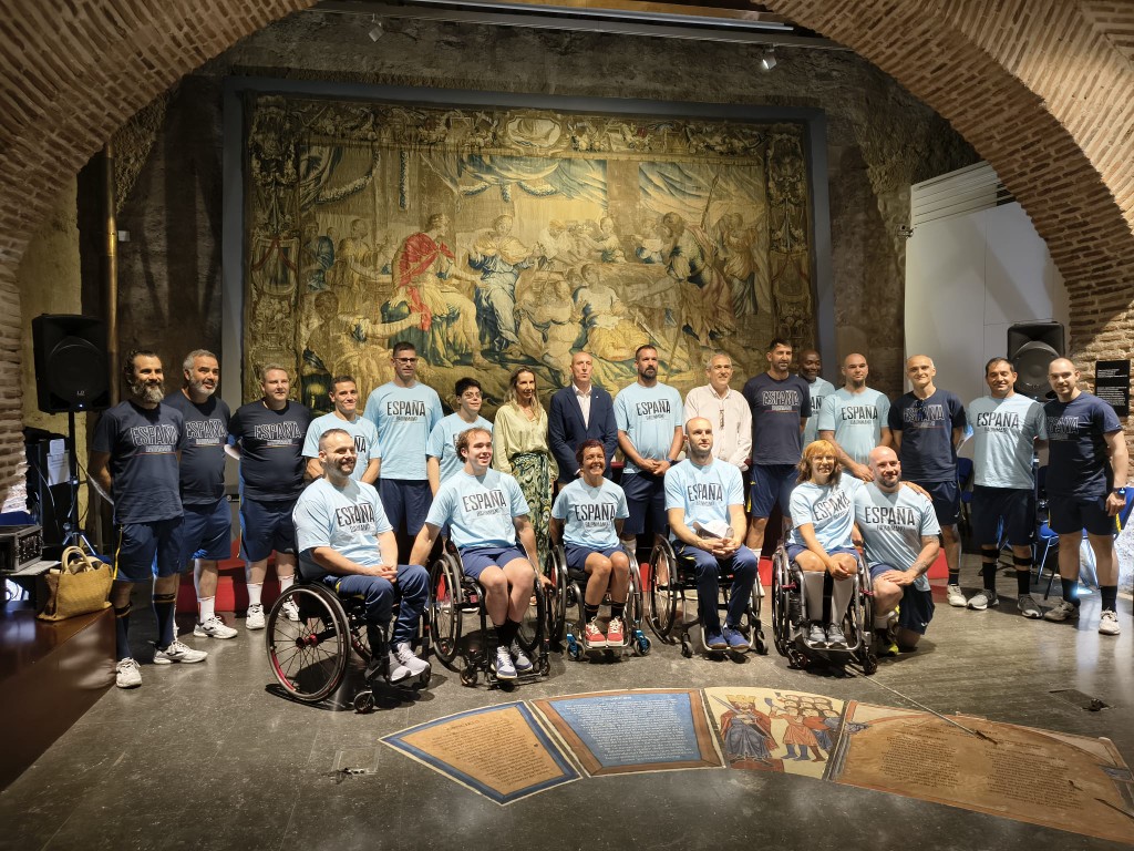 Encuentro en el Palacio del Conde Luna con la Federación Española de Balonmano y el Credyd.